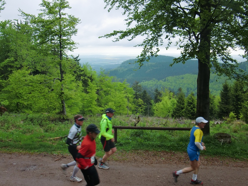km28