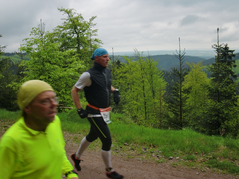 km28